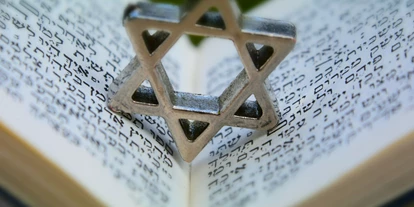 Ausflug mit Kindern - Üchtelhausen - Symbolbild für Ausflugsziel Ehemalige Synagoge – Haus der Kultur. Keine korrekte oder ähnlich Darstellung! - Ehemalige Synagoge – Haus der Kultur