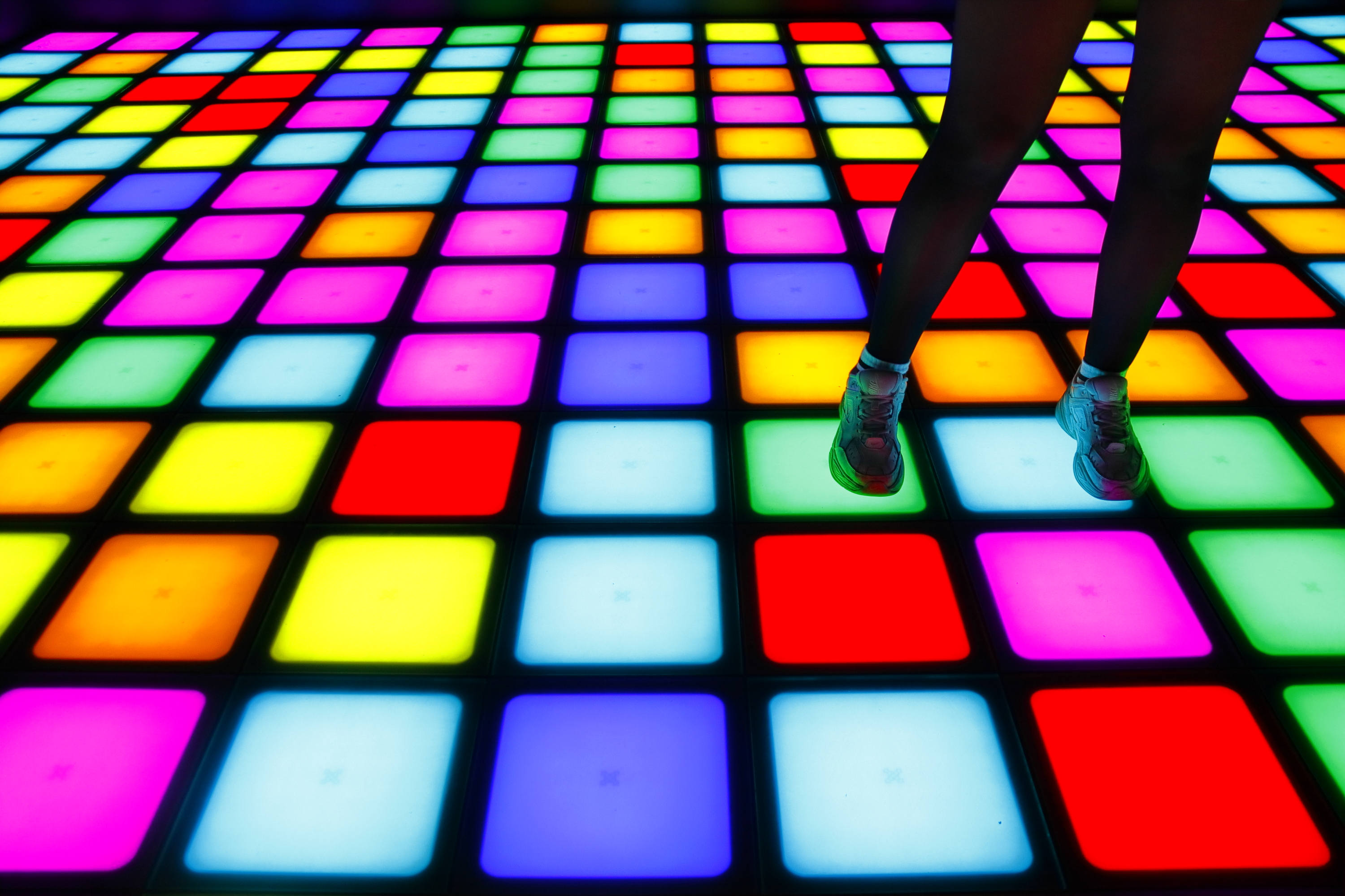 Ausflugsziel: funXperience Hannover | NeonGolf & Pixel Games