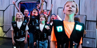 Ausflug mit Kindern - Clausthal-Zellerfeld - funXperience Göttingen | LaserSports, NeonGolf & Mission: Room Escape