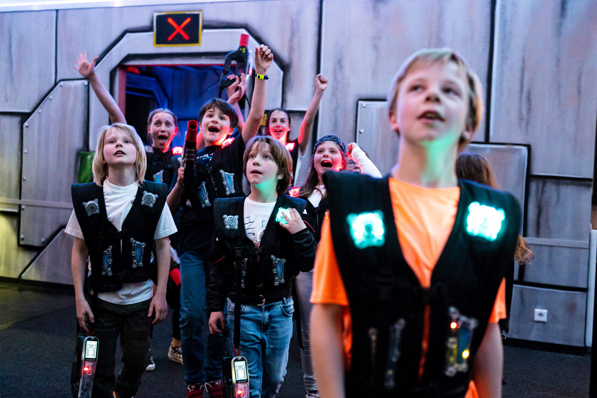 Voyage avec des enfants - Breuna - funXperience Kassel | LaserSports, NeonGolf & Cube Challenges