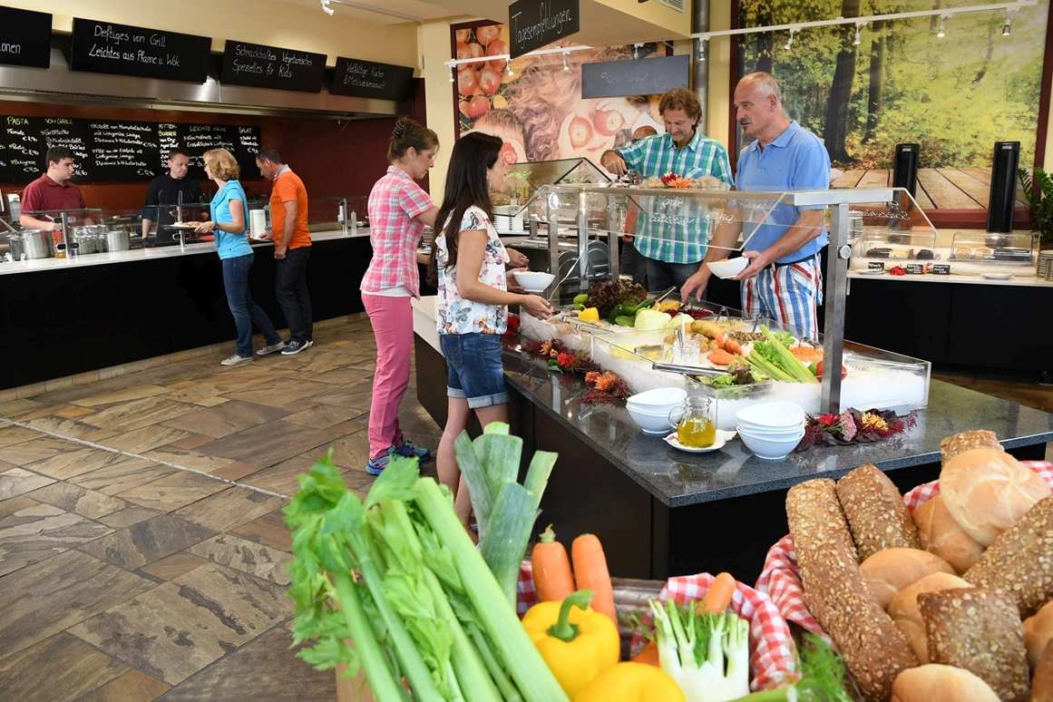 Ausflugsziel: saisonale und regionale Küche im Gartenrestaurant frisch zubereitet
© Paul Plutsch - Kittenberger Erlebnisgärten