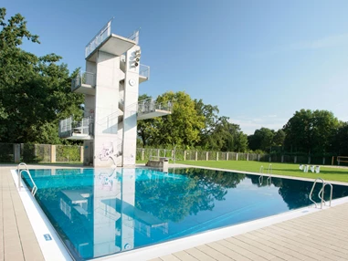 Ausflugsziel: Sprugturm_Parkbad - Fitnessoase Parkbad