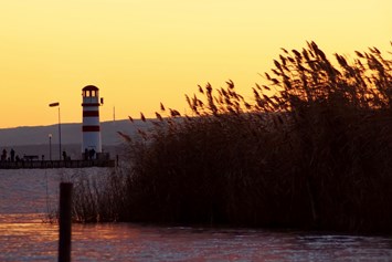 Urlaub: Leuchtturm, Podersdorf am See, während dem Sonnenuntergang - Neusiedler See