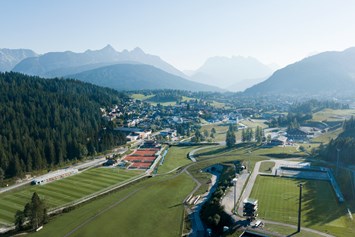 Urlaub: Blick auf Seefeld vom Moeserertal - Region Seefeld - Tirols Hochplateau