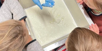 Viaggio con bambini - Geras - "Kinder machen Käse" in den Ferien!
Donnerstags & freitags wird in den Ferien ein Kinderprogramm angeboten. - DIE KÄSEMACHERWELT