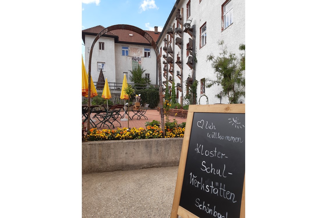 Ausflugsziel: Der Korb.Garten ist frei zugänglich und hat in allen Jahreszeiten seine Reize. - Kloster-Schul-Werkstätten & Museum Schönbach