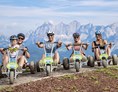 Ausflugsziel: Startklar bei der Hochwurzen Bergstation mit Blick auf das Dachstein Massiv - Mountain Gokart auf der Hochwurzen