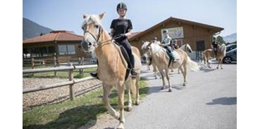 Ausflug mit Kindern - Themenschwerpunkt: Abenteuer - Tiroler Unterland - Ponyreiten beim Hauserwirt in Münster