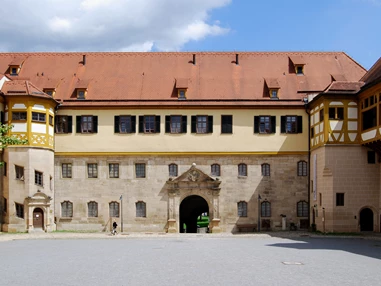 Ausflugsziel: Der Schlosshof mit dem Museum Alte Kulturen. - Museum Alte Kulturen | Schloss Hohentübingen