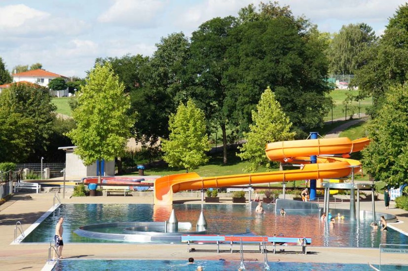 Voyage avec des enfants - Sonnenbühl - Erlebnisfreibad Ehingen