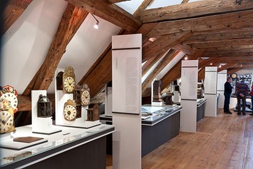 Ausflugsziel: Ausstellungsraum "Uhren aus aller Welt" - Kloster Museum St. Märgen