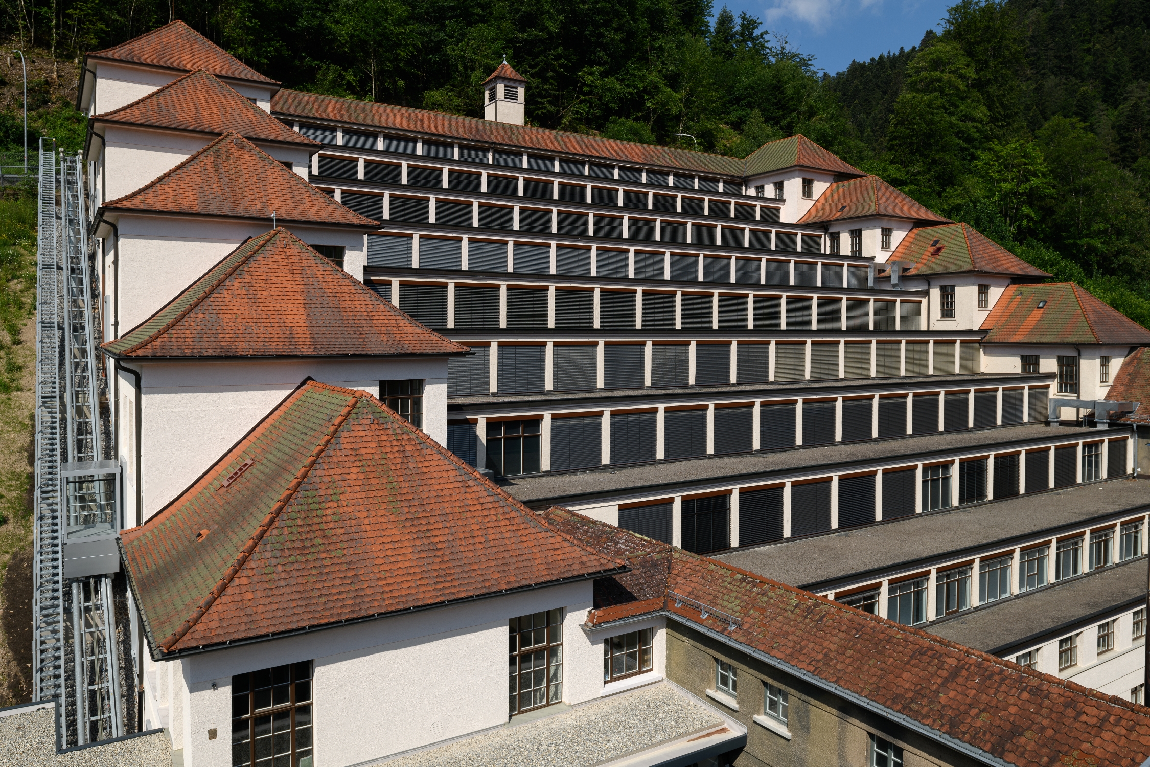 Reis met kinderen - Alter der Kinder: 0 bis 1 Jahre - Meßstetten - (c) Matthias Hangst / Getty images  - Junghans Terrassenbau Museum