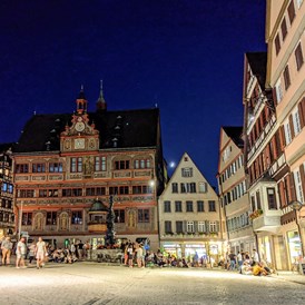 Ausflugsziel: Nightlife auf dem Tübinger Marktplatz
Foto Barbara Honner © Verkehrsverein Tübingen - Universitätsstadt Tübingen 