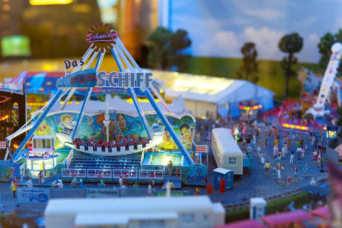 Ausflugsziel: Miniaturwelt mit Sima's café