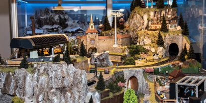 Ausflug mit Kindern - Wickeltisch - Miniaturwelt mit Sima's café