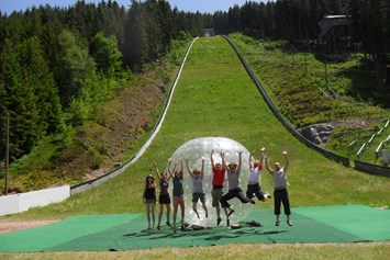 Ausflugsziel: Downhill-Zorbing Gruppenevent - myZorbing