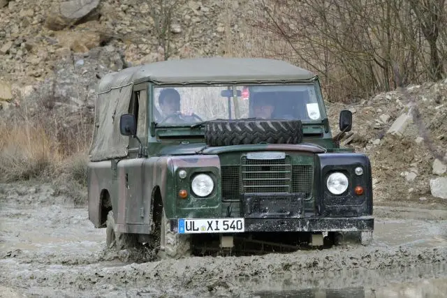AdventureSteinbruch Highlights at the destination Land Rover Defender driving experience