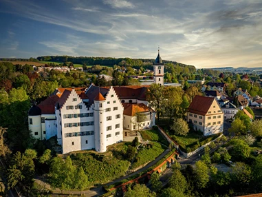 Ausflugsziel: Schloss Aulendorf mit Blick auf den Burgteil - Schloss Aulendorf