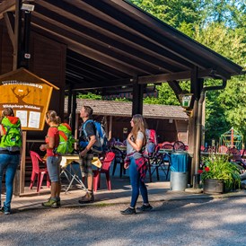 Ausflugsziel: Im Sommer gibt es am Kiosk leckere Snacks oder kühle Getränke - Wildgehege Waldshut