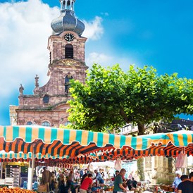 Ausflugsziel: Wochenmarkt (Foto Stadt Rastatt) - Rastatt - Wochenmarkt