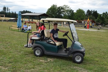 Ausflugsziel: Elektro-Golf-Kart - Kinderparadies Wirtshaus zur Minidampfbahn