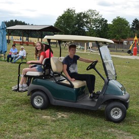 Ausflugsziel: Elektro-Golf-Kart - Kinderparadies Wirtshaus zur Minidampfbahn