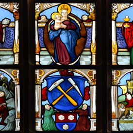 Ausflugsziel: Glasfenster Gewerke in der Pfarrkirche Villanders - Bergwerk Villanders