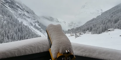 Voyage avec des enfants - Ardez - Besucherzentrum naturatrafoi des Nationalparks Stilfserjoch im Winter - Nationalparkhaus naturatrafoi