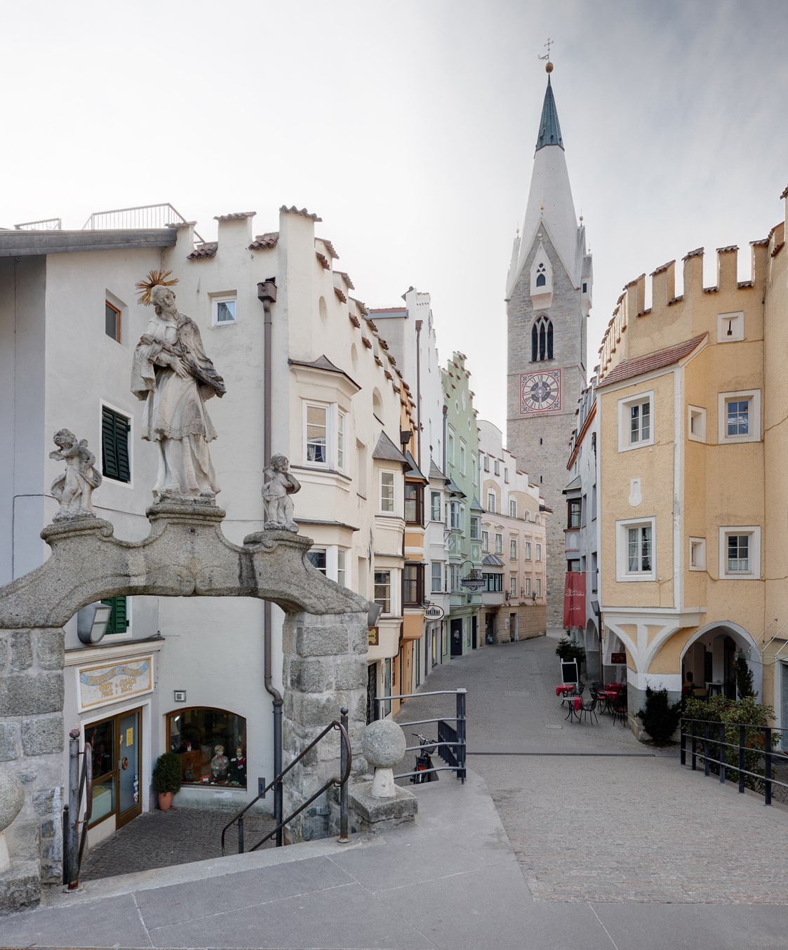 Ausflugsziel: Adlerbrückengasse mit Pharmaziemuseum - Pharmaziemuseum Brixen