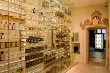 Ausflugsziel: Eingangsbereich Pharmaziemuseum Brixen - Pharmaziemuseum Brixen