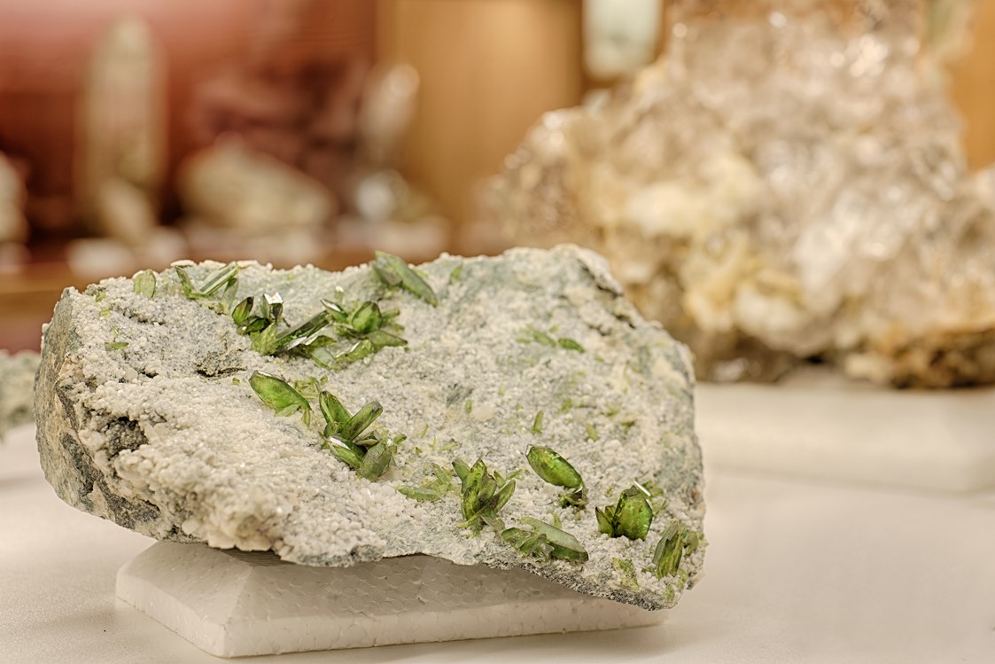 Ausflugsziel: Titanit auf Periklin - Mineralienmuseum Kirchler