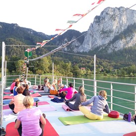 Ausflugsziel: Yoga am Eventschiff "Herzog Odilo" - Mondsee Schifffahrt Hemetsberger