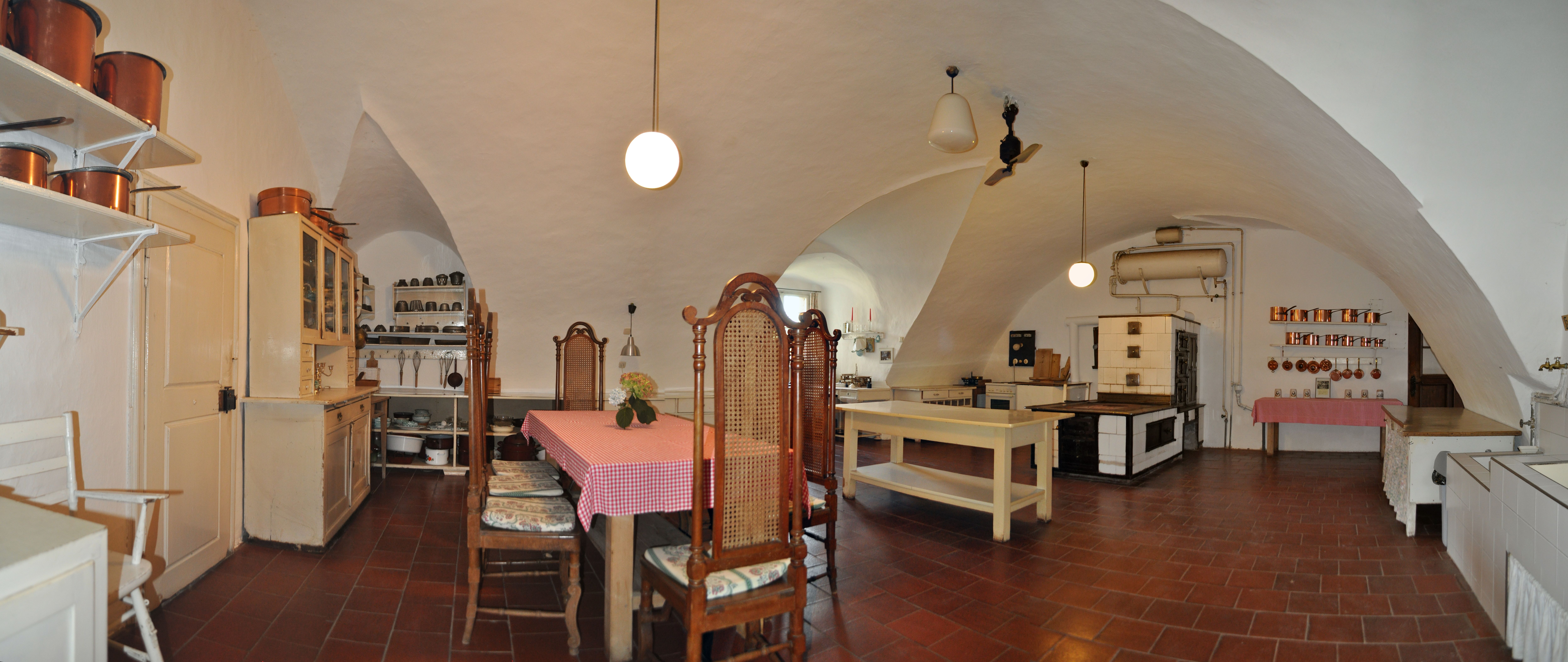 Ausflugsziel: Führungen auf Burg Clam