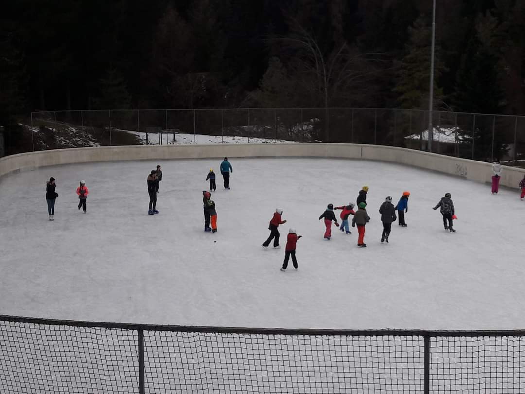 Ausflugsziel: Eislaufplatz Kantun in Tiers am Rosengarten