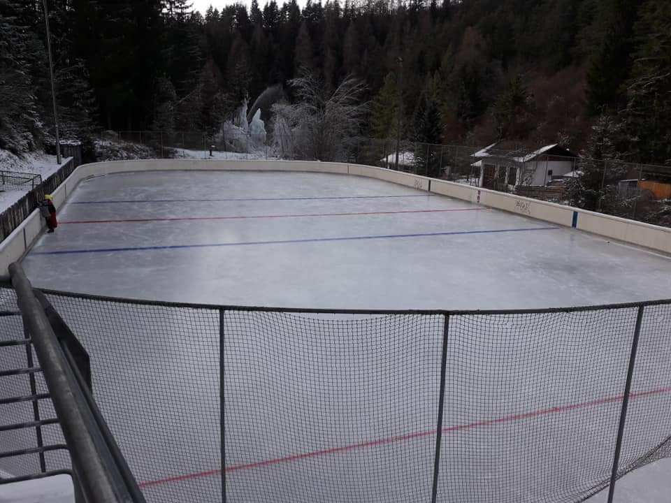 Ausflugsziel: Eislaufplatz Kantun in Tiers am Rosengarten