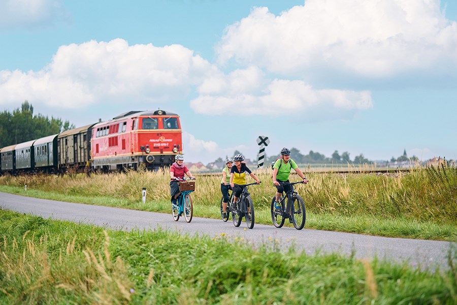 Ausflugsziel: Verbinden Sie eine Bahnfahrt mit einer Radtour - Bahnerlebnis Reblaus Express