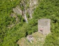 Ausflugsziel: Kröllturm mit Wasserfall Gargazon