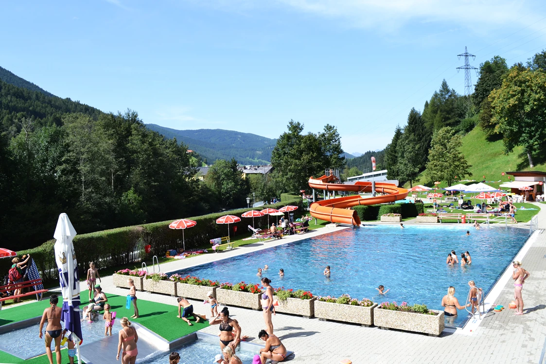 Ausflugsziel: Gesamtansciht Schwimmbad - Freibad Steinach a. Br. 