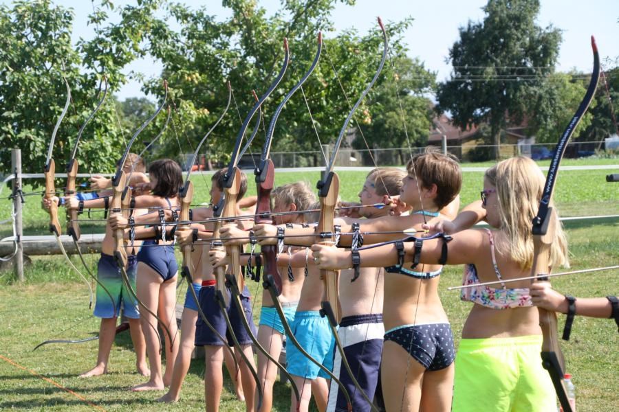 Lust am Leben Familien,- Jugendliche und Kinder Aktion Camp Highlights beim Ausflugsziel Bogenschießen uvm
