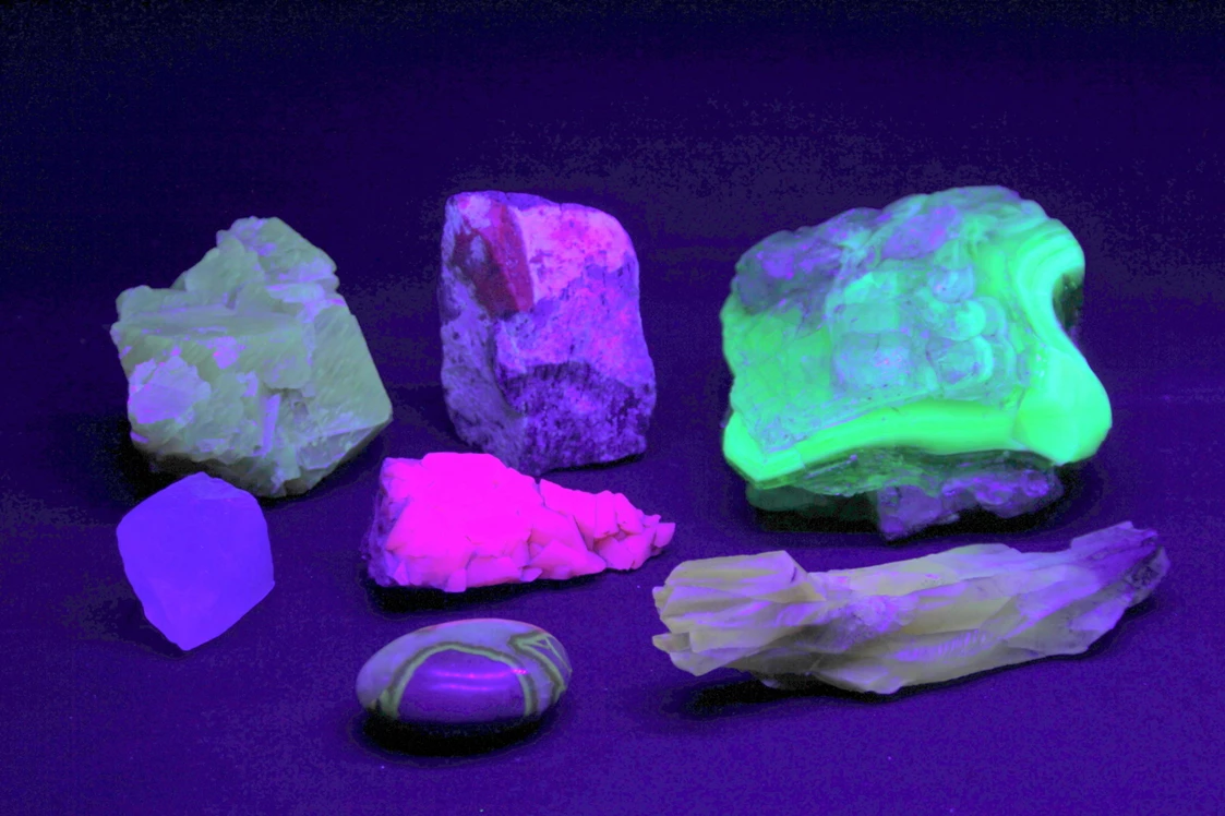 Ausflugsziel: Mineralien unter UV-Licht - Felsenmuseum Bernstein