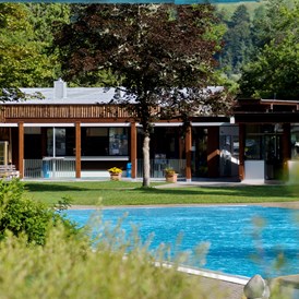 Ausflugsziel: Schwimmbad mit Restaurant und Sich auf die Sonnnenterrasse - Waldbad Dellach im Drautal