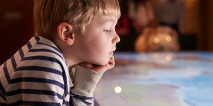 Reis met kinderen - PLZ 9570 (Österreich) - Symbolbild für Ausflugsziel Frühmittelalter-Museum Carantana. Keine korrekte oder ähnlich Darstellung! - Frühmittelalter-Museum Carantana